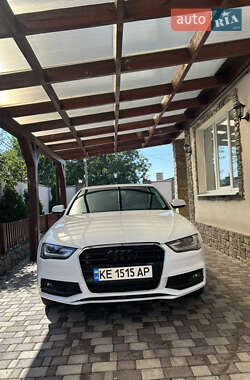 Седан Audi A4 2015 в 