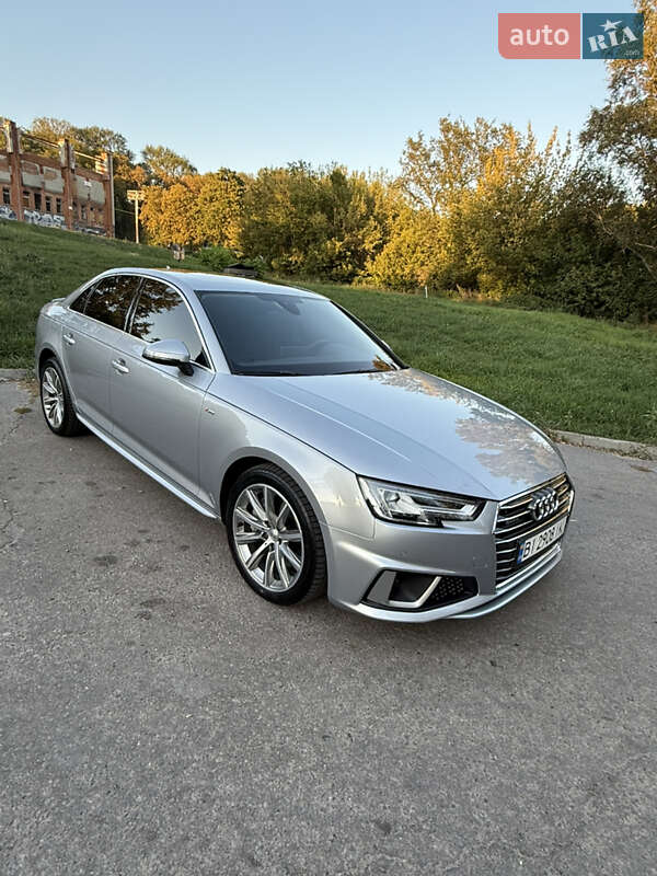 Седан Audi A4 2018 в Полтаве