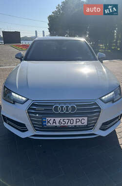 Седан Audi A4 2018 в 