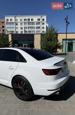 Седан Audi A4 2017 в 