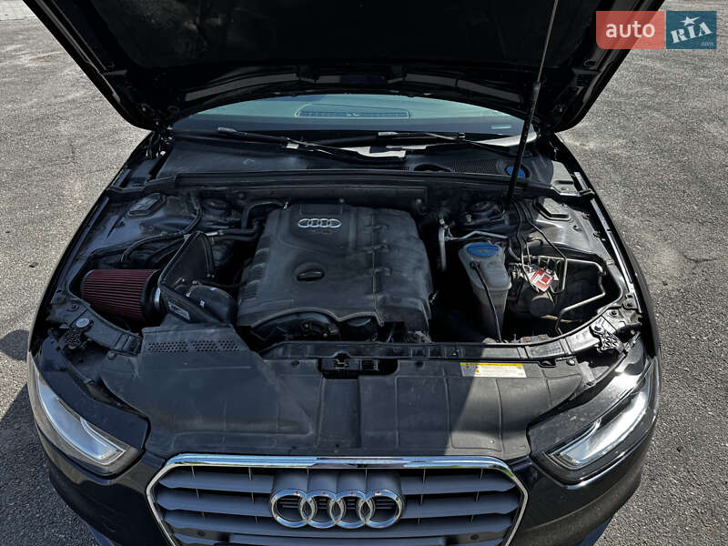 Седан Audi A4 2012 в Львове