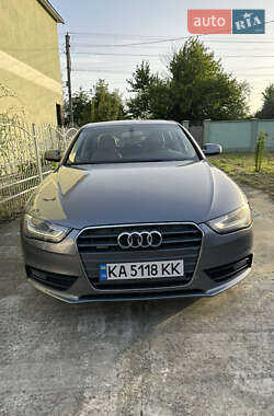 Седан Audi A4 2012 в 