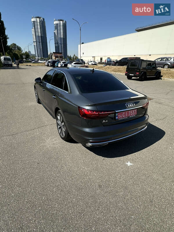 Седан Audi A4 2021 в Киеве