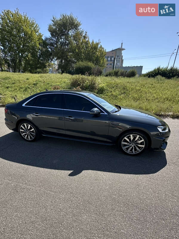 Седан Audi A4 2021 в Киеве
