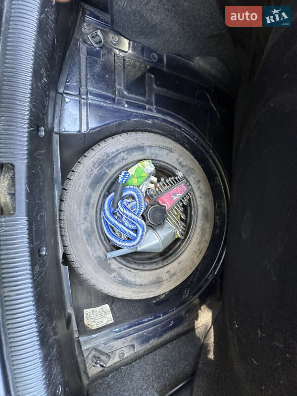 Седан Audi A4 1995 в Раздельной