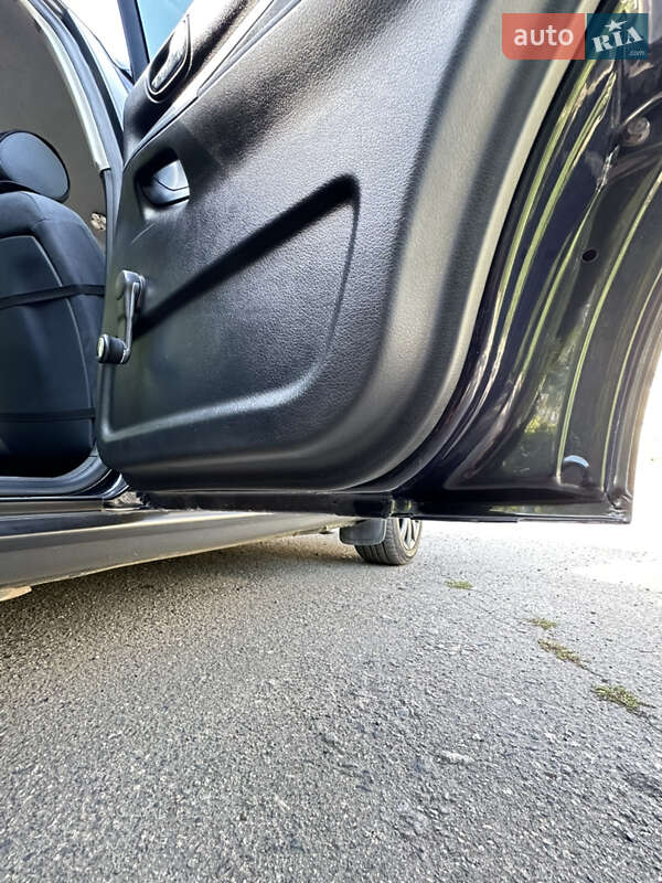 Седан Audi A4 1995 в Раздельной