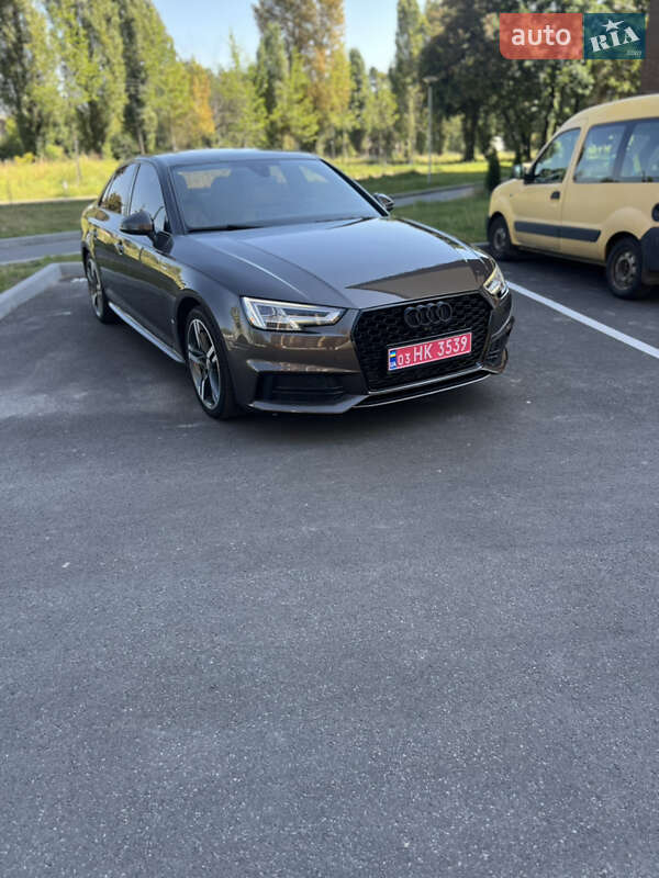 Седан Audi A4 2017 в 