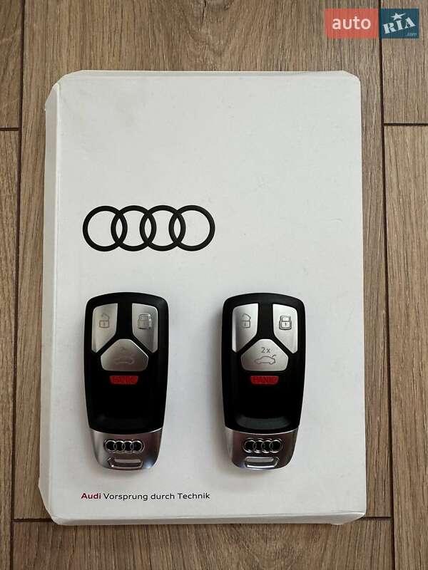 Седан Audi A4 2022 в Виннице