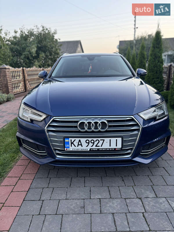 Универсал Audi A4 2018 в 
