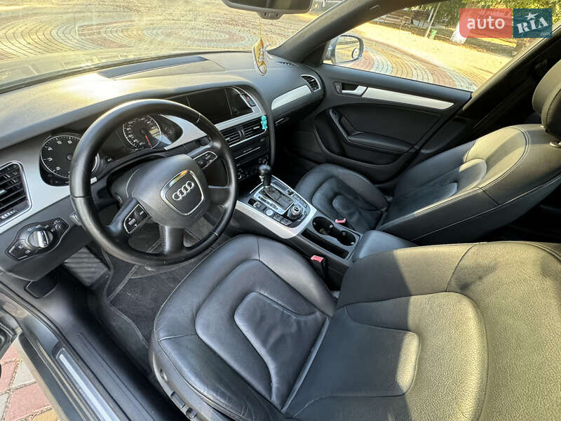 Седан Audi A4 2011 в Сарате