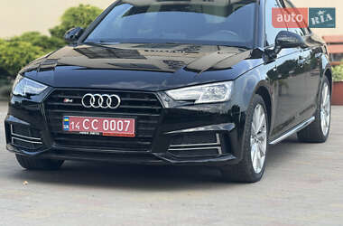 Седан Audi A4 2017 в 