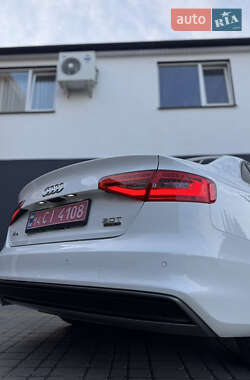 Седан Audi A4 2015 в 