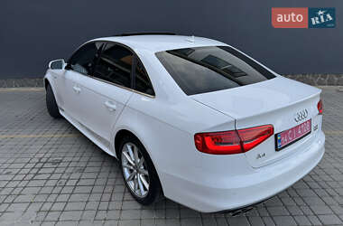 Седан Audi A4 2015 в 
