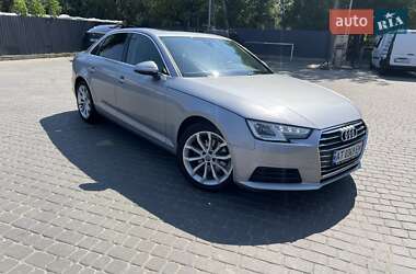 Седан Audi A4 2018 в 