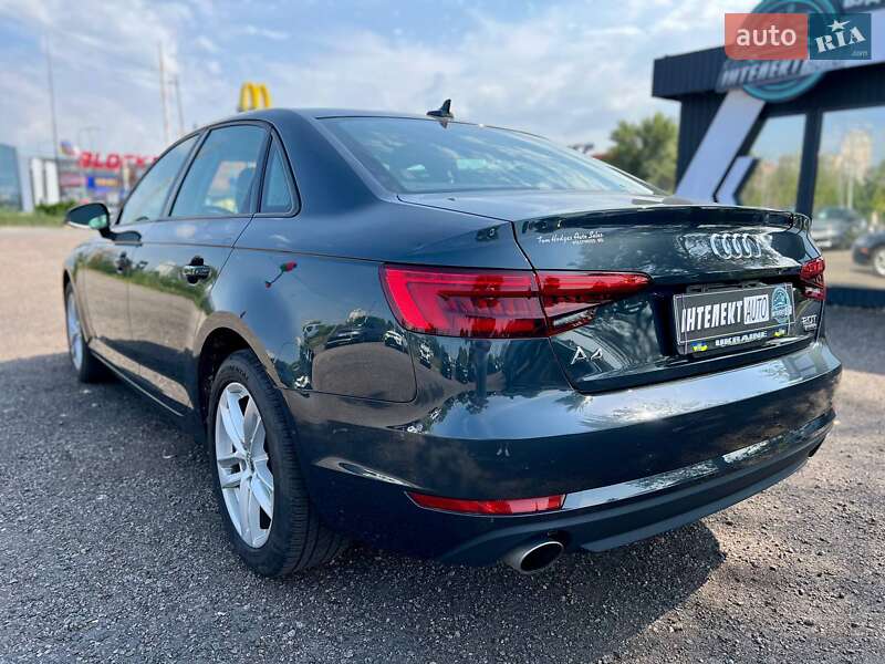 Седан Audi A4 2016 в Києві