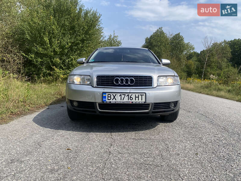 Седан Audi A4 2003 в Полонному
