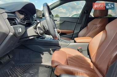 Седан Audi A4 2019 в 