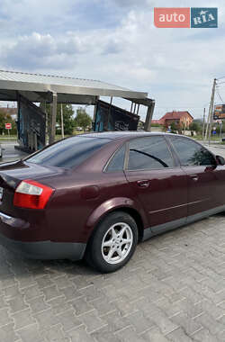 Седан Audi A4 2001 в 