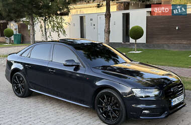 Седан Audi A4 2014 в 