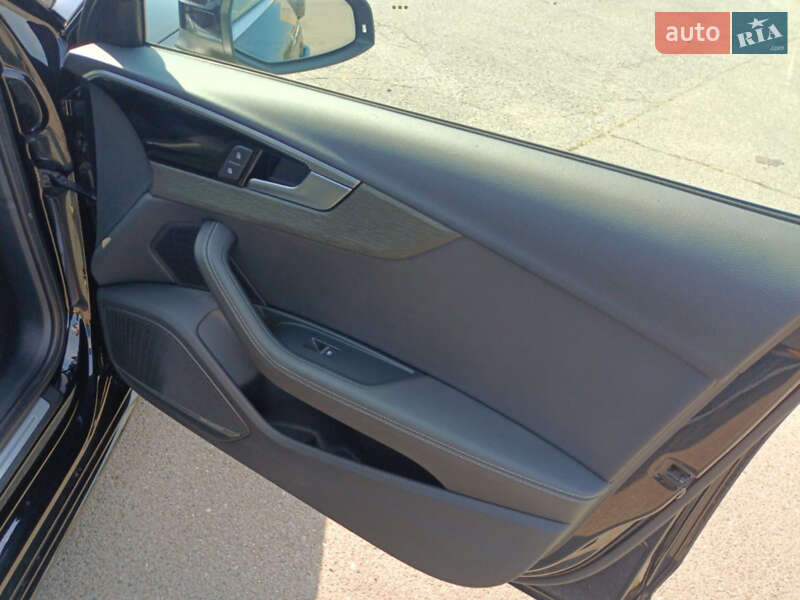 Седан Audi A4 2024 в Киеве