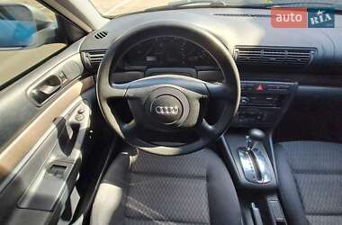Седан Audi A4 2000 в 