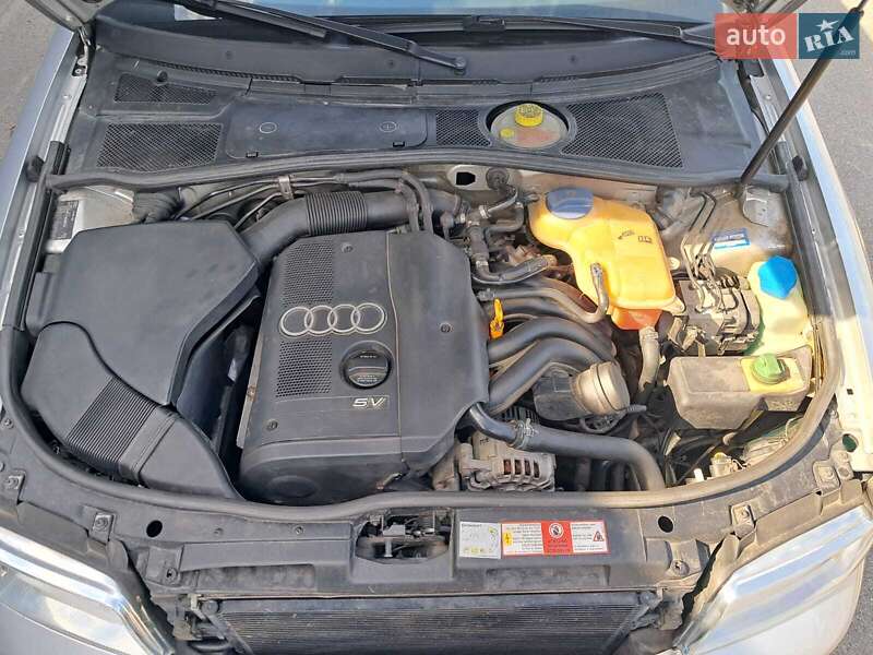 Седан Audi A4 2000 в Ірпені