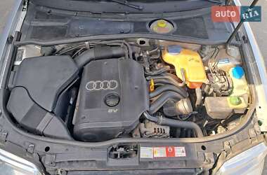 Седан Audi A4 2000 в 