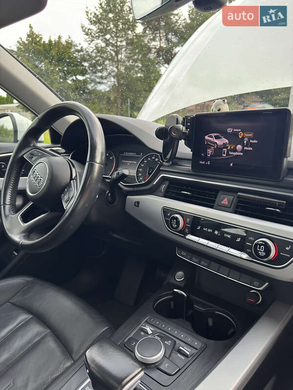 Седан Audi A4 2017 в Львове