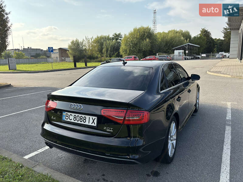 Седан Audi A4 2014 в Львове