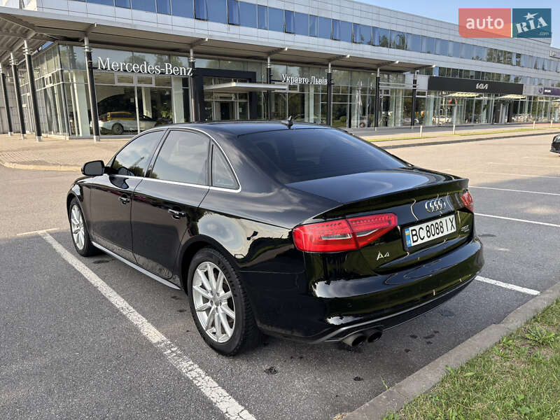 Седан Audi A4 2014 в Львове