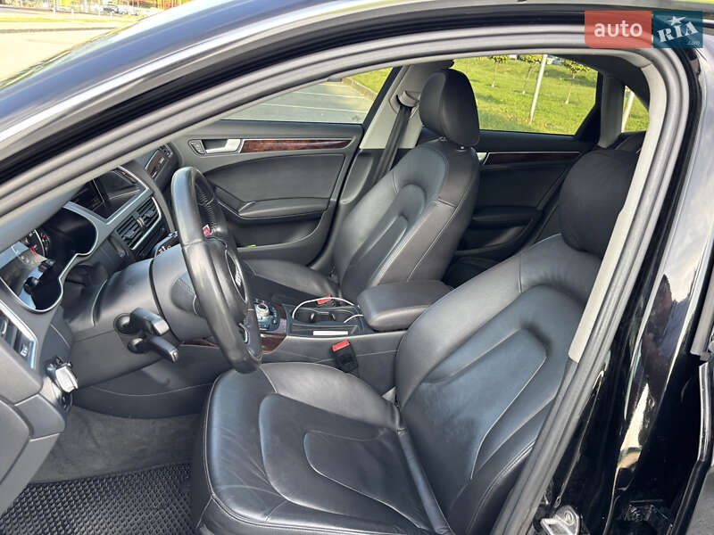 Седан Audi A4 2014 в Львове