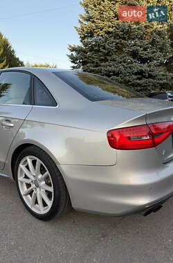 Седан Audi A4 2014 в 