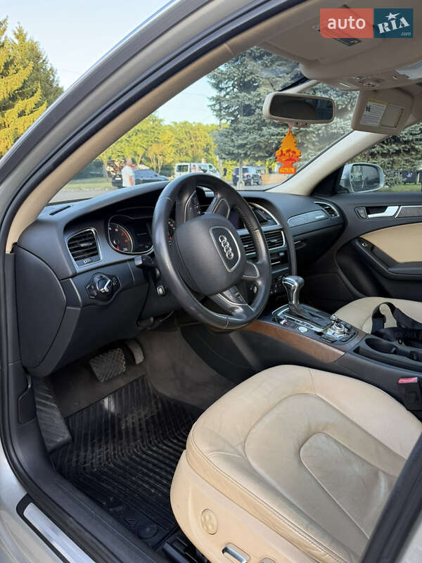 Седан Audi A4 2014 в Ровно