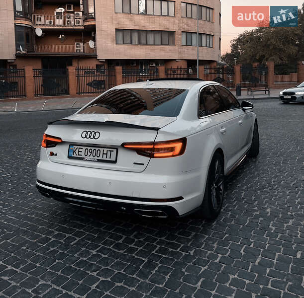 Седан Audi A4 2019 в Днепре