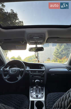 Седан Audi A4 2013 в Запоріжжі