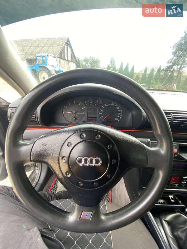 Седан Audi A4 1996 в Яворове