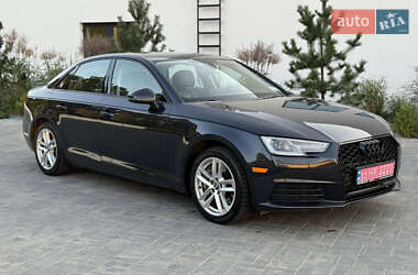 Седан Audi A4 2017 в Луцке