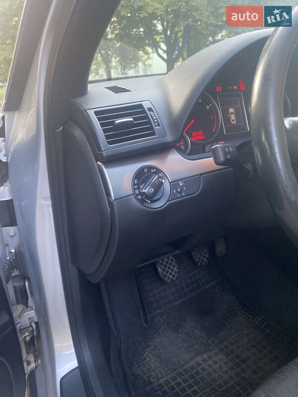 Универсал Audi A4 2004 в Ровно