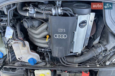 Седан Audi A4 2004 в 