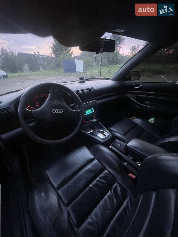 Универсал Audi A4 1998 в Львове