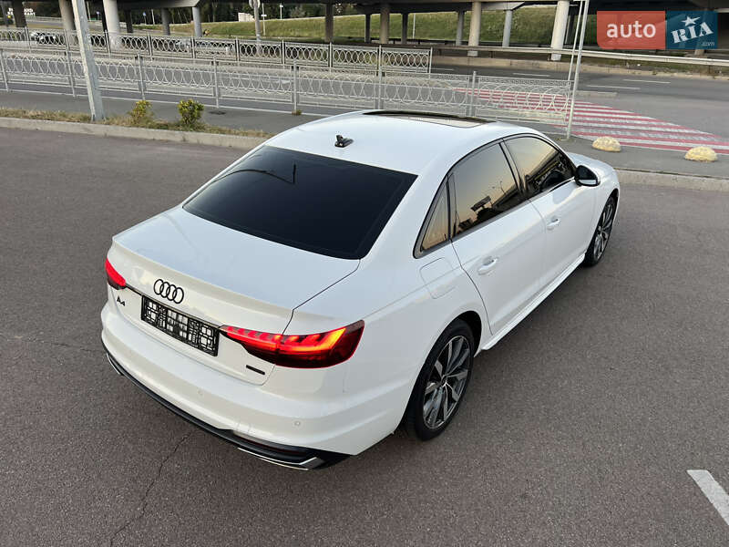 Седан Audi A4 2023 в Киеве
