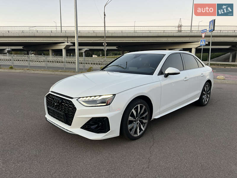 Седан Audi A4 2023 в Киеве