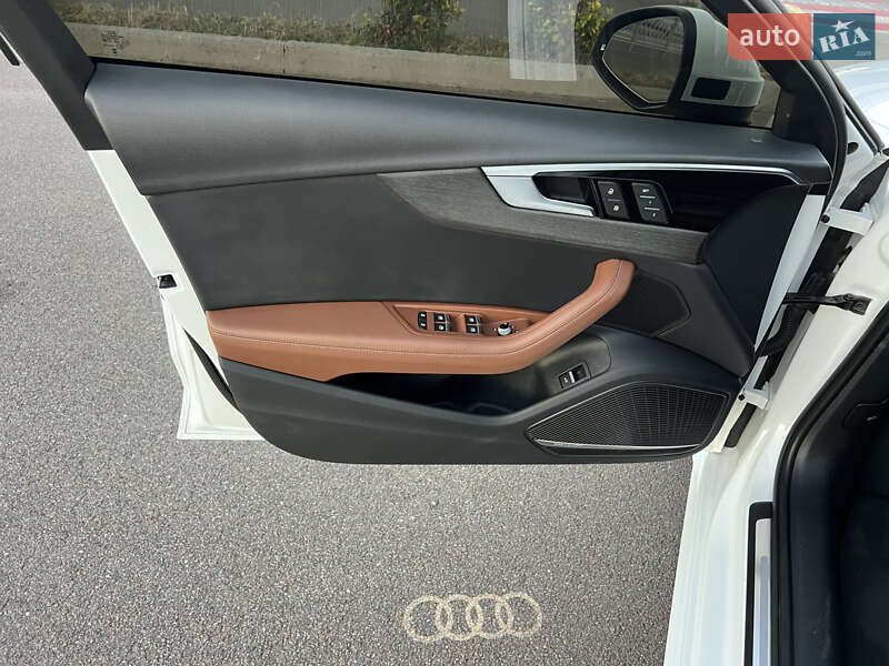 Седан Audi A4 2023 в Киеве