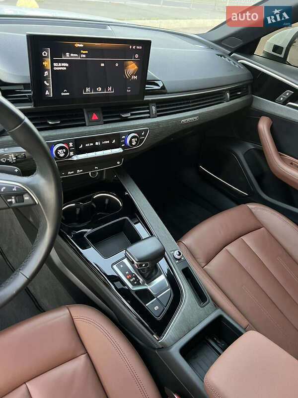 Седан Audi A4 2023 в Киеве