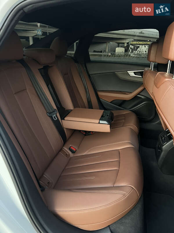 Седан Audi A4 2023 в Киеве