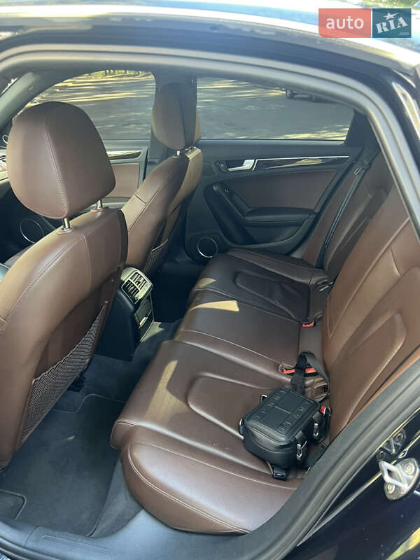 Седан Audi A4 2014 в Черкассах