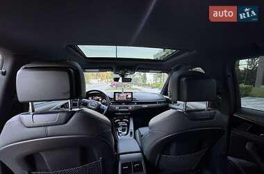 Седан Audi A4 2020 в 