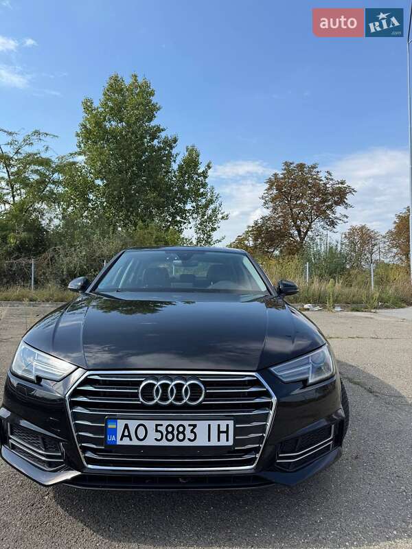 Седан Audi A4 2017 в Виноградове
