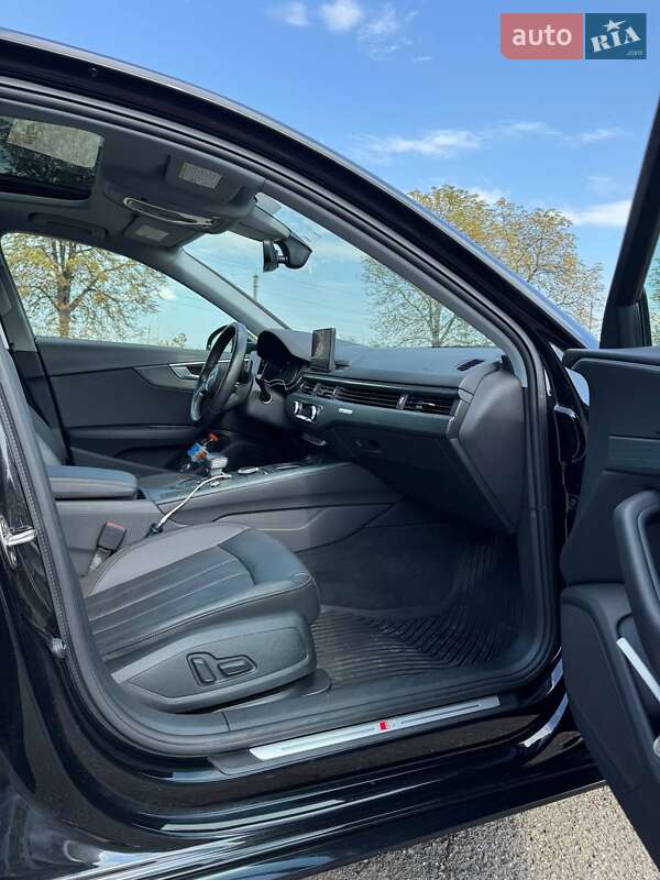 Седан Audi A4 2017 в Виноградове