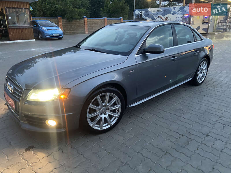 Седан Audi A4 2012 в 